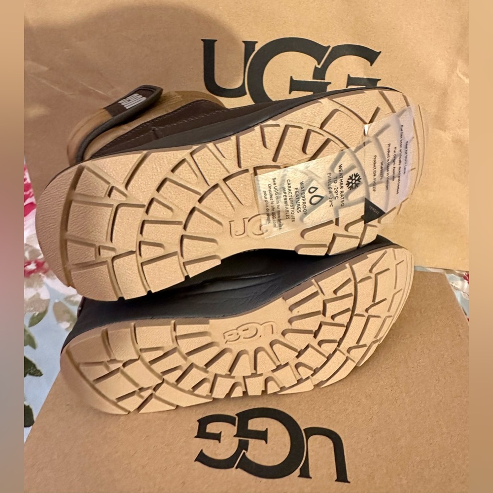 New UGG Kids Toty Cold Weather Waterproof Boots - Picture 7 of 8